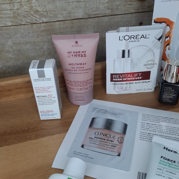 21 Piece Skincare Sample Set - Picture 2 of 6